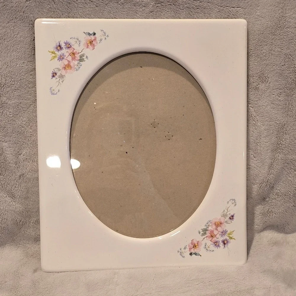 Vintage Walmart Ceramic Floral Picture Frame White Oval Opening Pink Purple 8x10